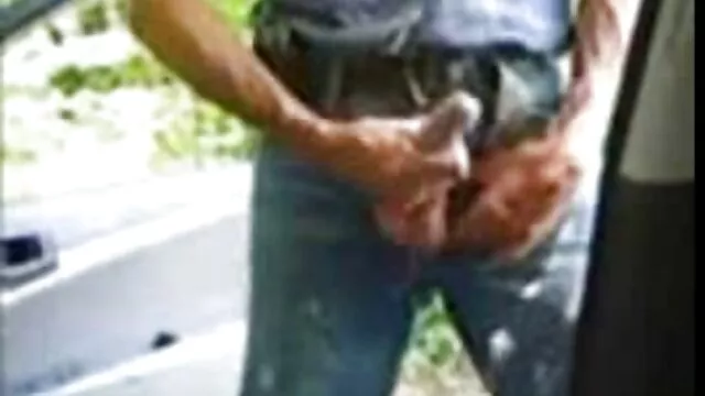Una chica delgada pidió sexo caliente incesto madre