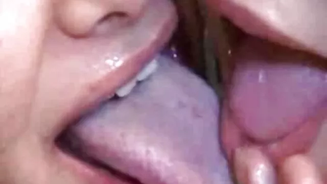 Una jovencita accedió madre e hijo cojiendo al primer sexo anal