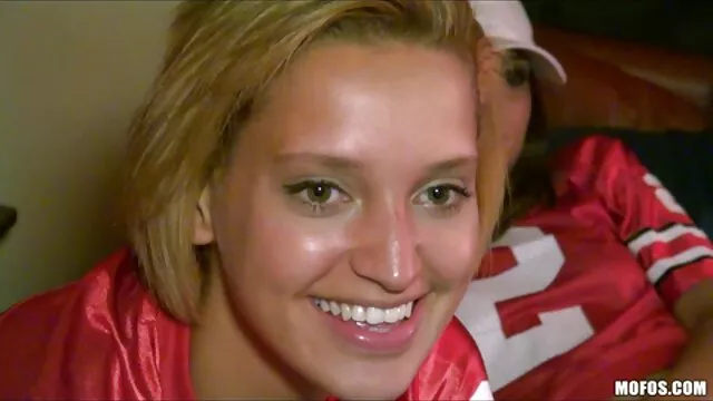 Gina Gerson follada con mama e hija porn el abuelo por ropa nueva