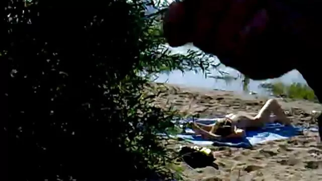 Madre seduce a videos de sexo gratis madre e hijo su propia hija con su amante
