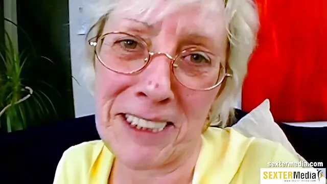 Guapa madre desvirga a su hijo disfruta de la polla de un tío en POV