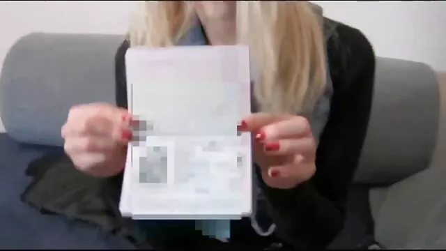 La rubia se acostó con el taxista y bebió esperma madre padre e hija xxx