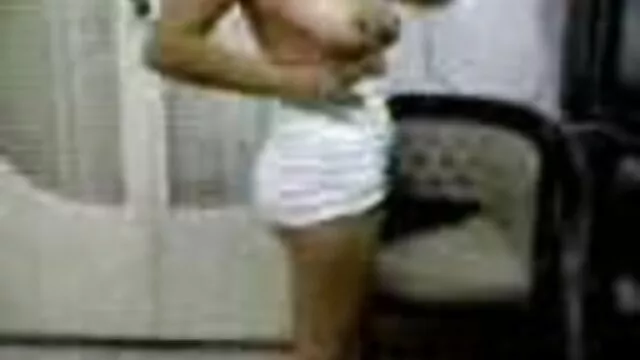 Dos pollas en el estrecho culo de una madres tetonas con hijos zorra glamorosa