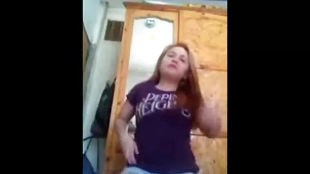 El chico llena el xxx mama e hija ano de la novia con proteína fresca