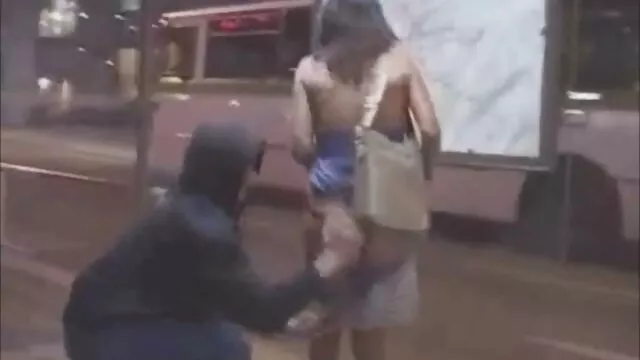 Madura se corre en la polla de un joven novio en su follando a mi madre borracha casa