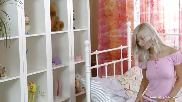 Un rico se folla a una bella en un mamayhijoxxx yate