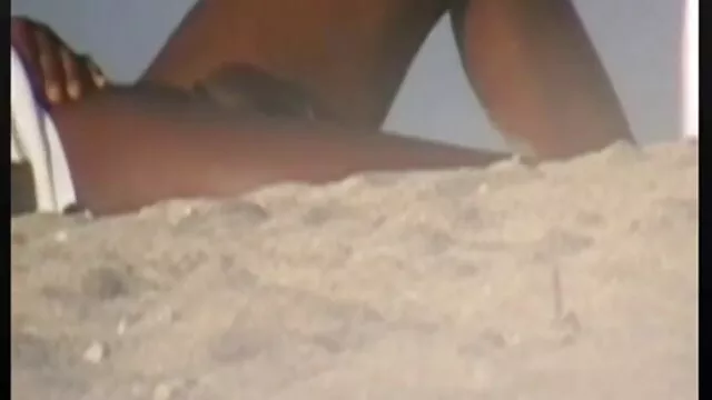 Hottie usa dilatador de vagina para la penetración de un porno madre hotel consolador