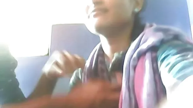 Una mama follada dormida chica blanca atrajo a un caballero negro a la cama