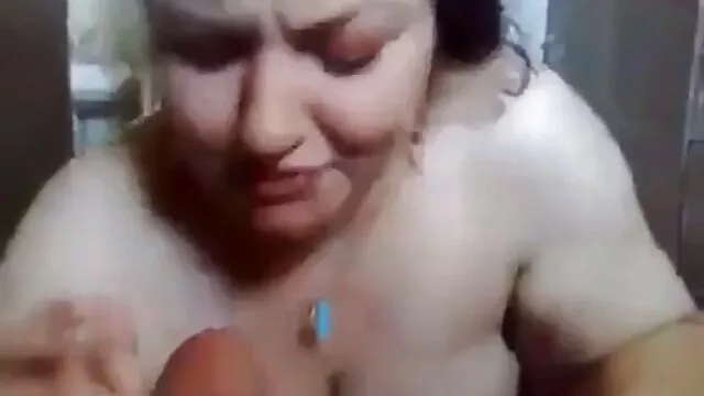 Jovencita rescata a un chico masturbándose incesto madre e hijo español