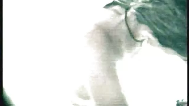 Sin problemas en el sexo Chica rusa, experimenta madres tetonas con hijos las delicias del sexo anal
