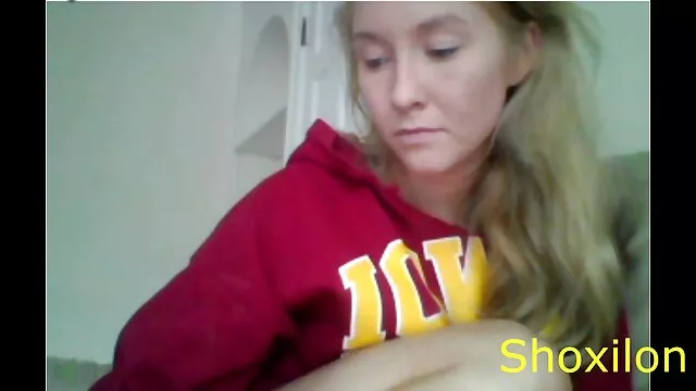 Rubia cojiendo mamas traviesa de grandes tetas