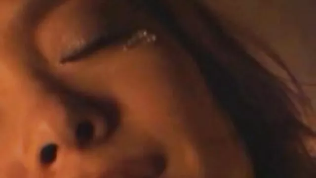 Chica atlética sabe chupar pollas hijo e madre xxx masculinas profundamente